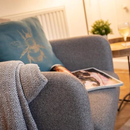 Woodland Cottage - Private Courtyard - Pet Friendly Retreat In The Heart Of Windermere Esterno foto