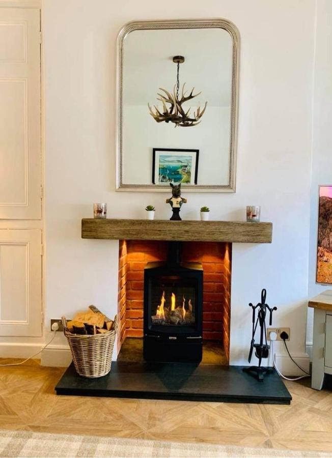 Woodland Cottage - Private Courtyard - Pet Friendly Retreat In The Heart Of Windermere Esterno foto