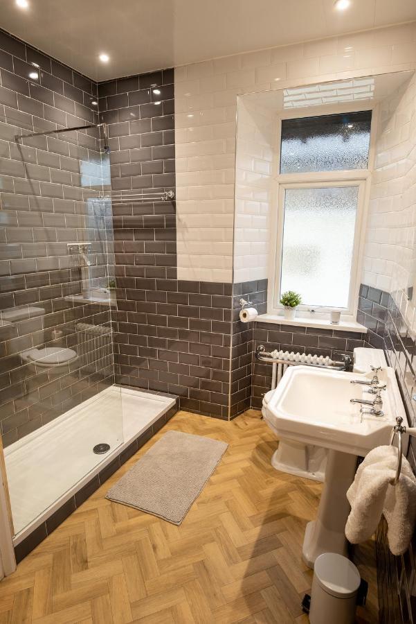 Woodland Cottage - Private Courtyard - Pet Friendly Retreat In The Heart Of Windermere Esterno foto