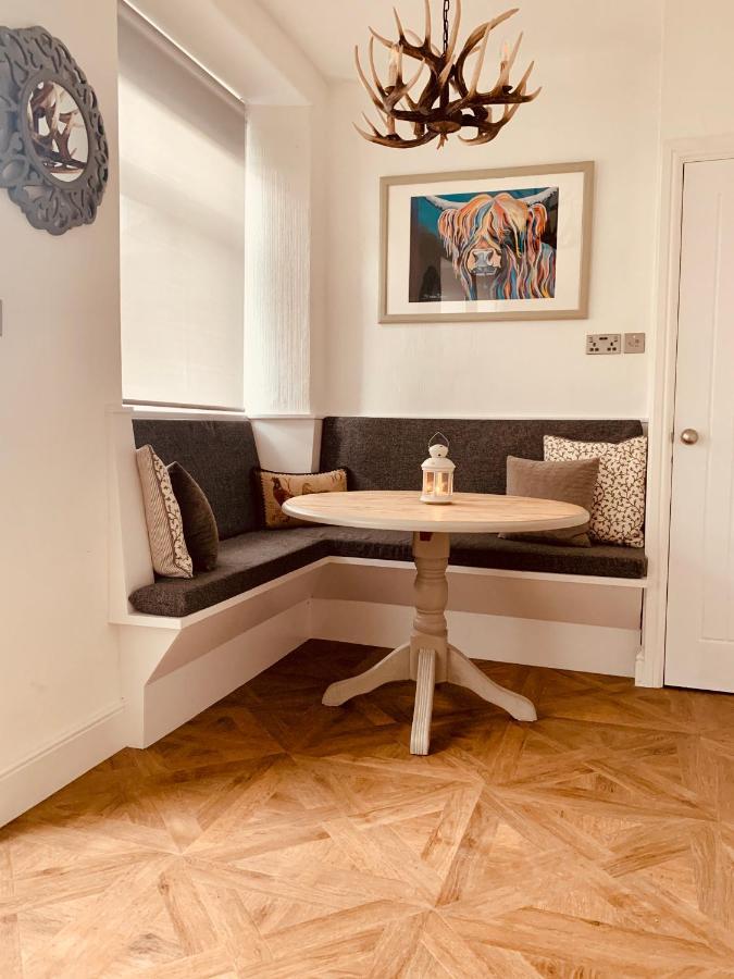 Woodland Cottage - Private Courtyard - Pet Friendly Retreat In The Heart Of Windermere Esterno foto